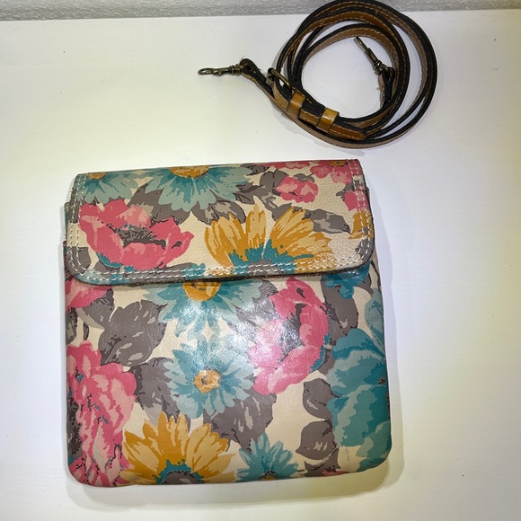 Patricia Nash First Bloom Leather Balluri Flap Crossbody bag - Picture 2 of 16